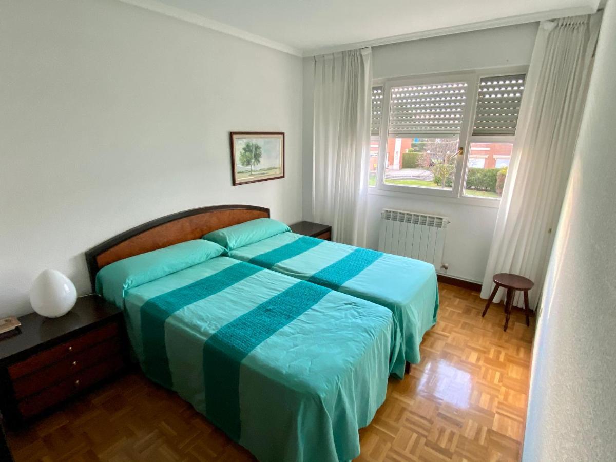 Espacioso En Urbanizacion Con Piscina Cerca Del Centro De Holiday home Haro